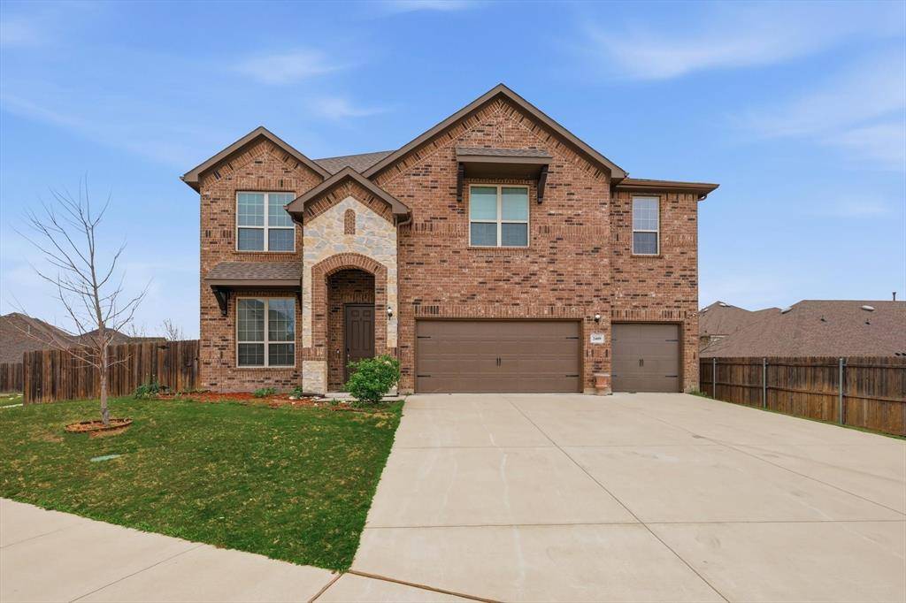 2409 Maple Stream Drive, Fort Worth, TX 76177
