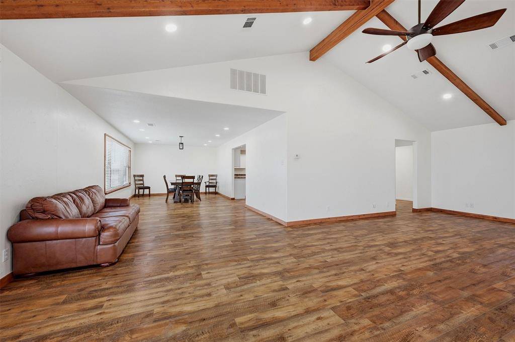 1030 Roland Road, Whitesboro, TX 76273