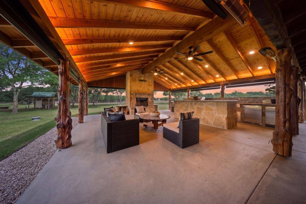 465 Emberson Ranch Road, Pilot Point, TX 76258