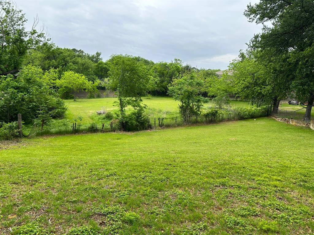1229 Brookside Drive, Hurst, TX 76053