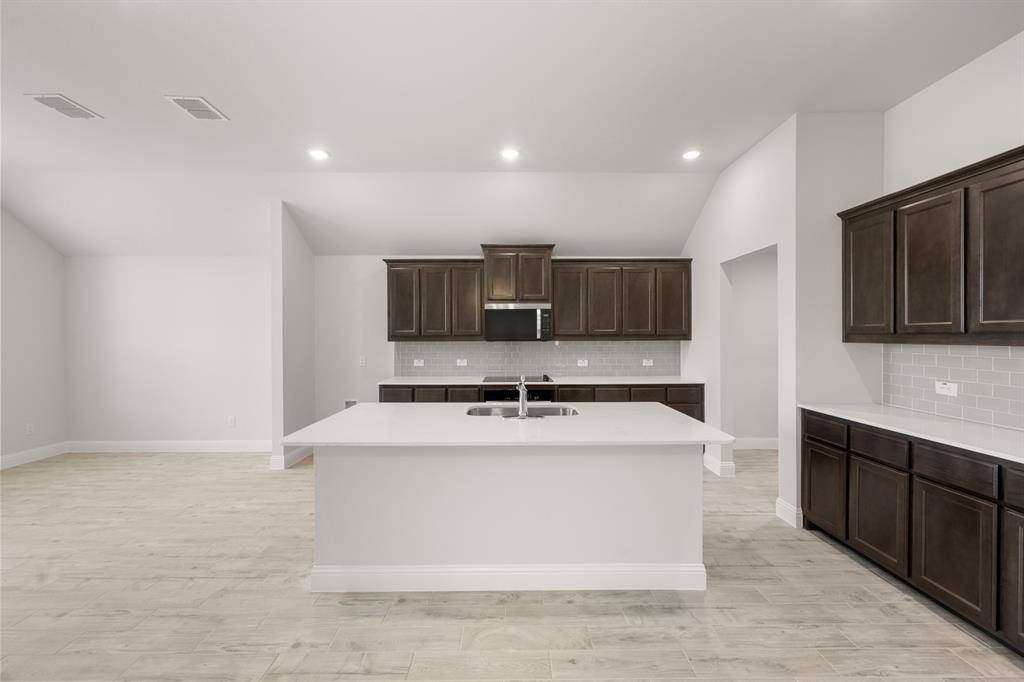 317 Comfort Drive, Godley, TX 76044