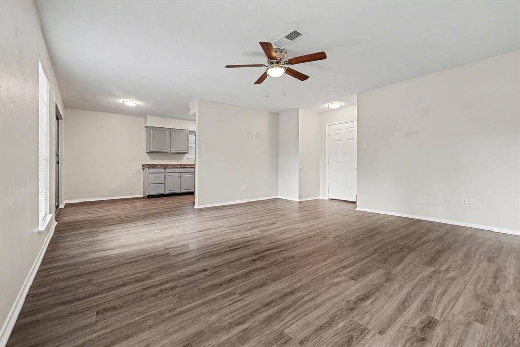 1321 N 7th Street, Conroe, TX 77301