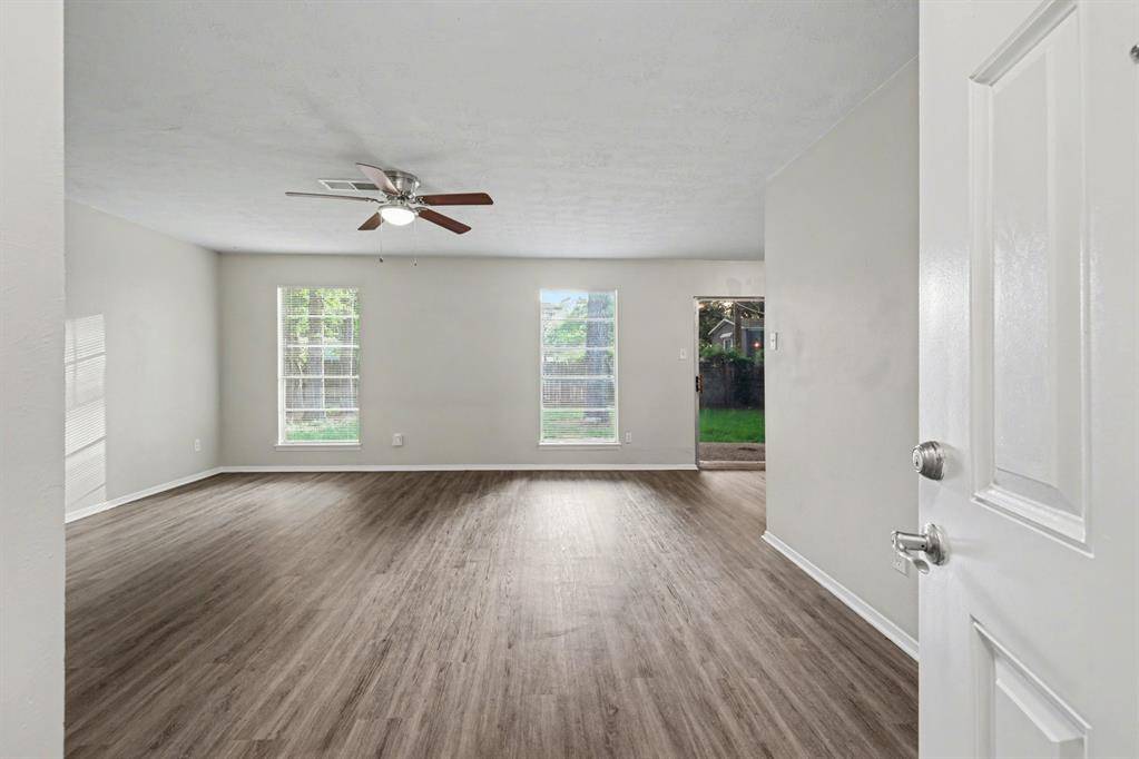 1321 N 7th Street, Conroe, TX 77301
