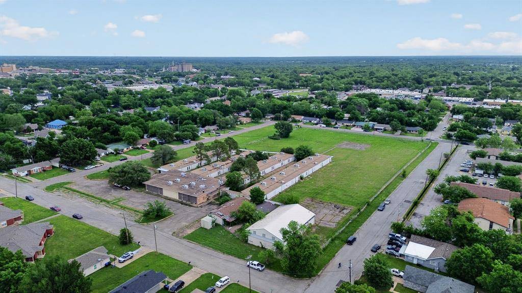 3005 Division Street, Greenville, TX 75401