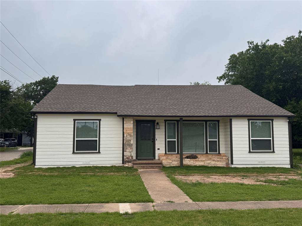 410 S Hannaford Street, Granbury, TX 76048