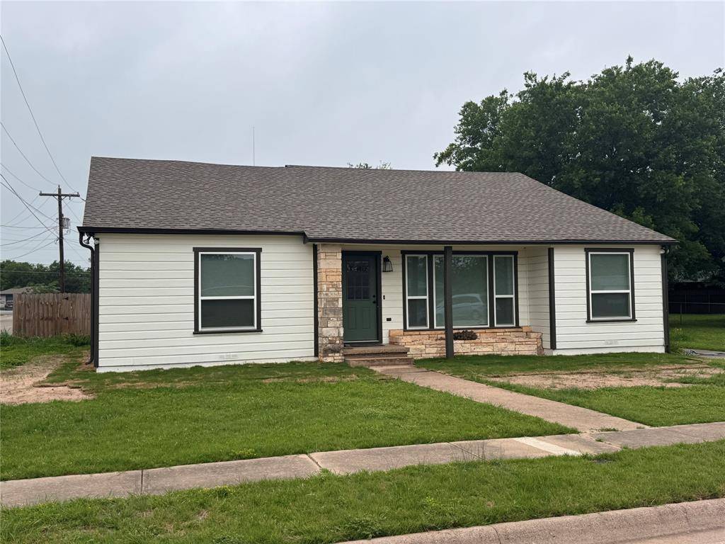 410 S Hannaford Street, Granbury, TX 76048
