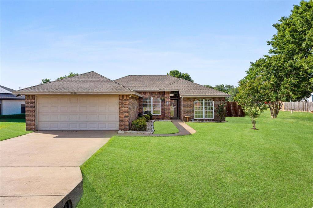 3928 Country Meadows Circle, Granbury, TX 76049