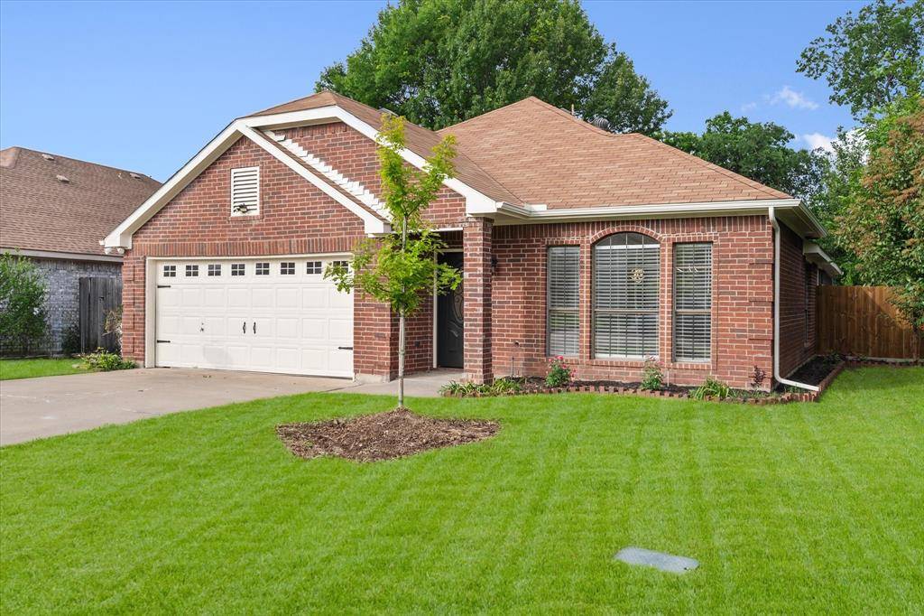 7009 Bentley Avenue, Fort Worth, TX 76137