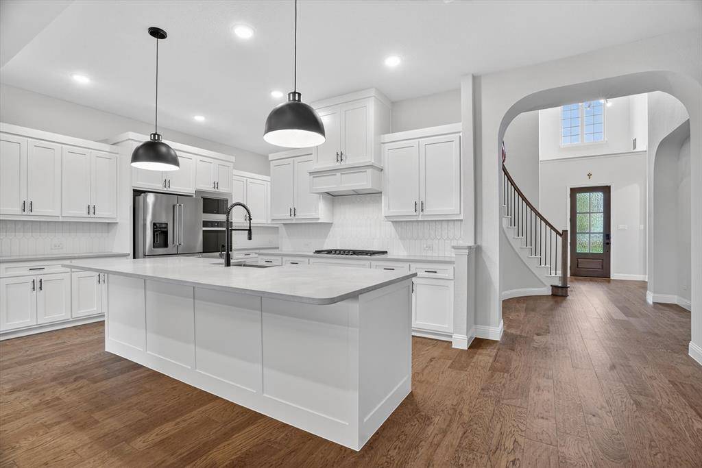 2313 Meek Woods Lane, Mansfield, TX 76063
