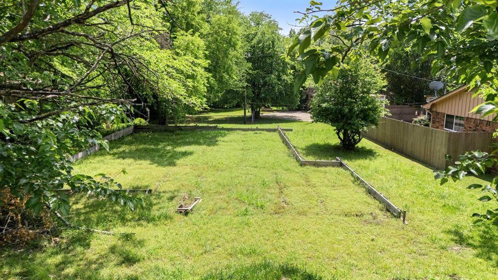 602 Wes Michael Road, Bonham, TX 75418