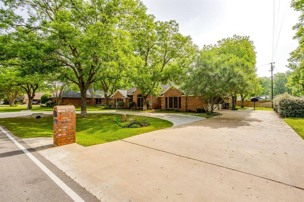 6203 Prospect Hill Drive, Granbury, TX 76049