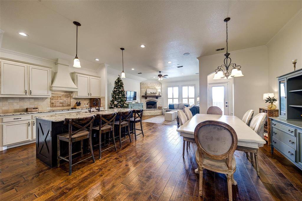 312 Spring Run Drive, Decatur, TX 76234