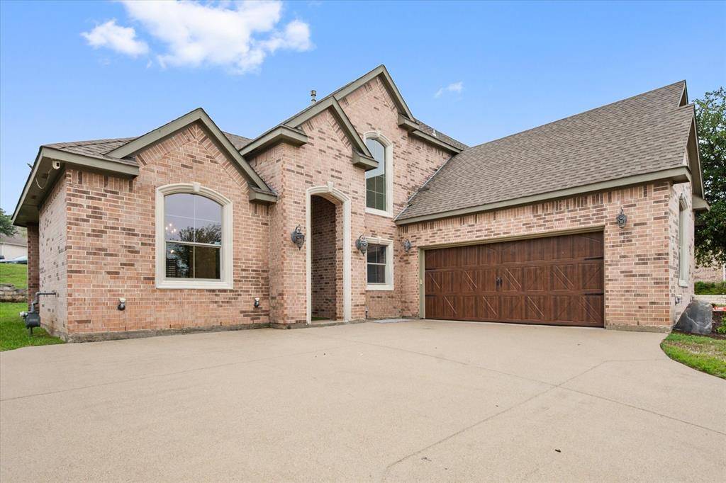 9029 Reata West Drive, Benbrook, TX 76126