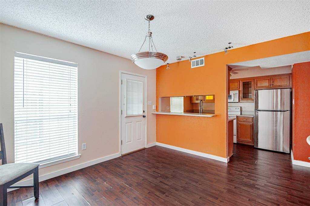601 St Charles Drive, Arlington, TX 76013