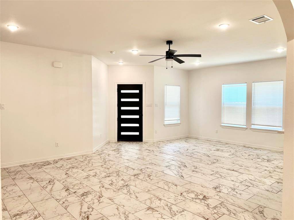 2811 Silkwood Street, Dallas, TX 75215