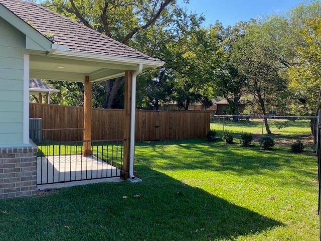 403 6TH Street #B, Midlothian, TX 76065