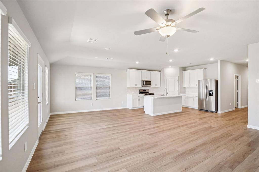 2009 Homestretch Drive, Seagoville, TX 75159