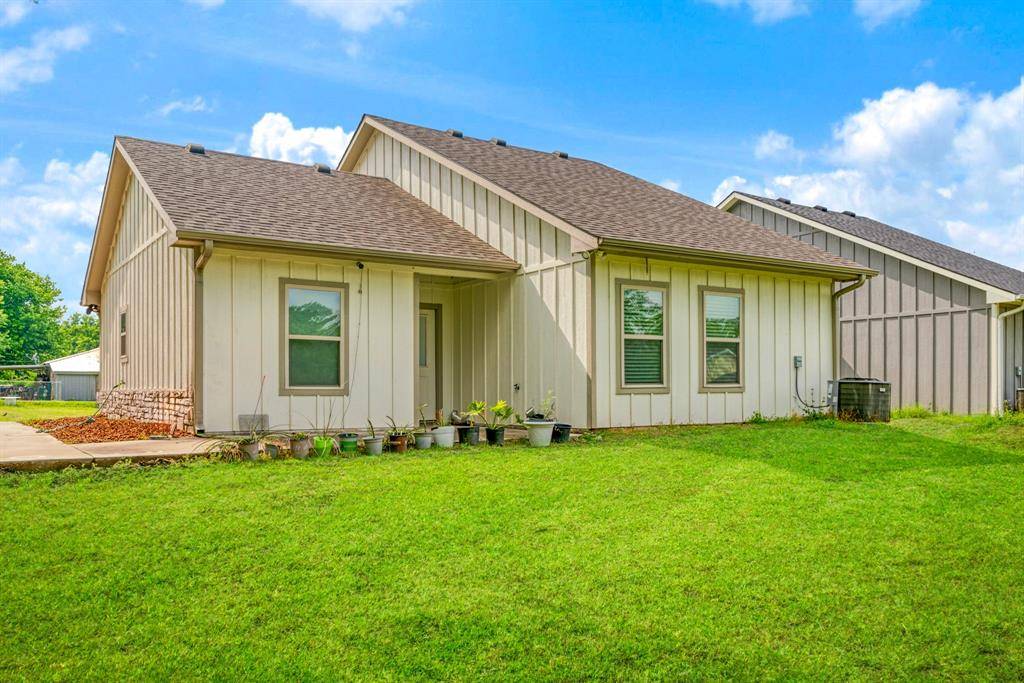 675 High Street, Blossom, TX 75416