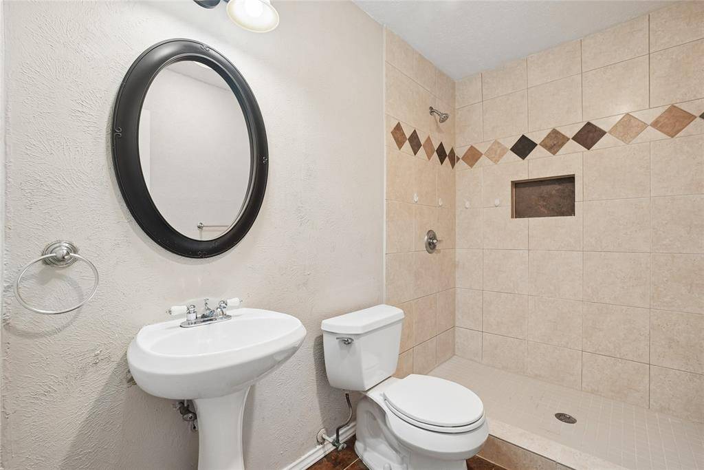 5161 Bartlett Drive, The Colony, TX 75056