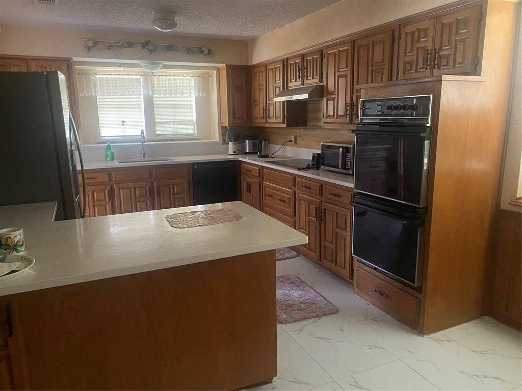 2738 Belmeade Drive, Carrollton, TX 75006