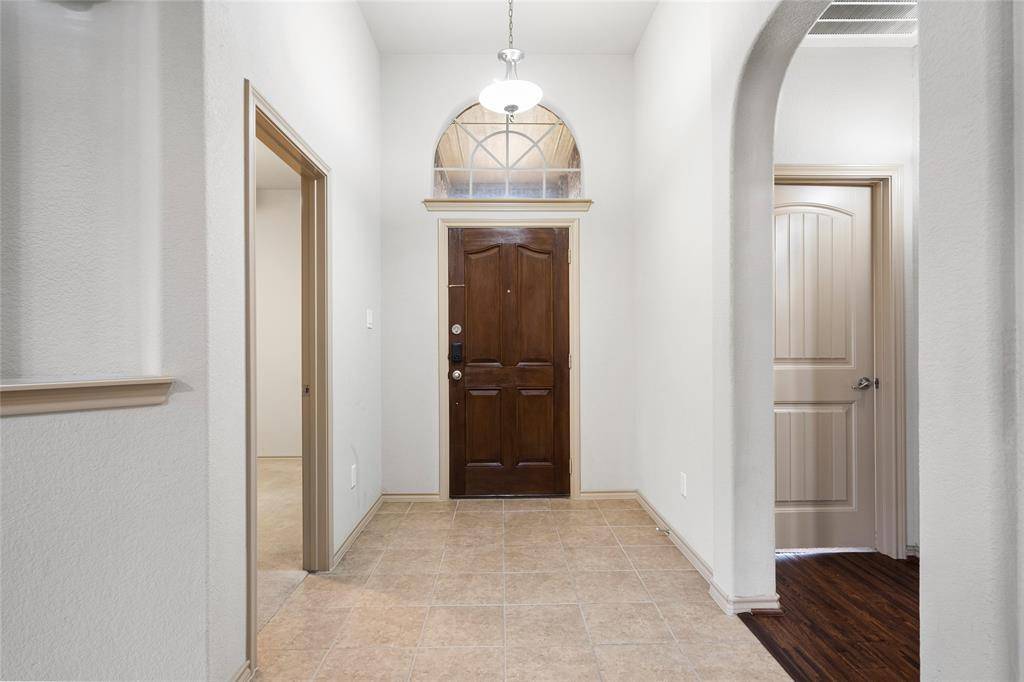 649 Cattlemans Way, Fort Worth, TX 76131