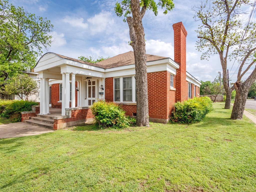 615 W Liveoak Street, Coleman, TX 76834