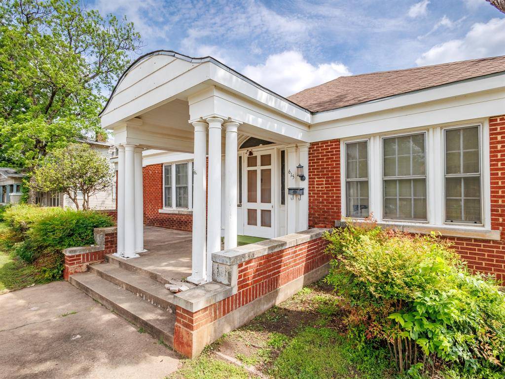 615 W Liveoak Street, Coleman, TX 76834