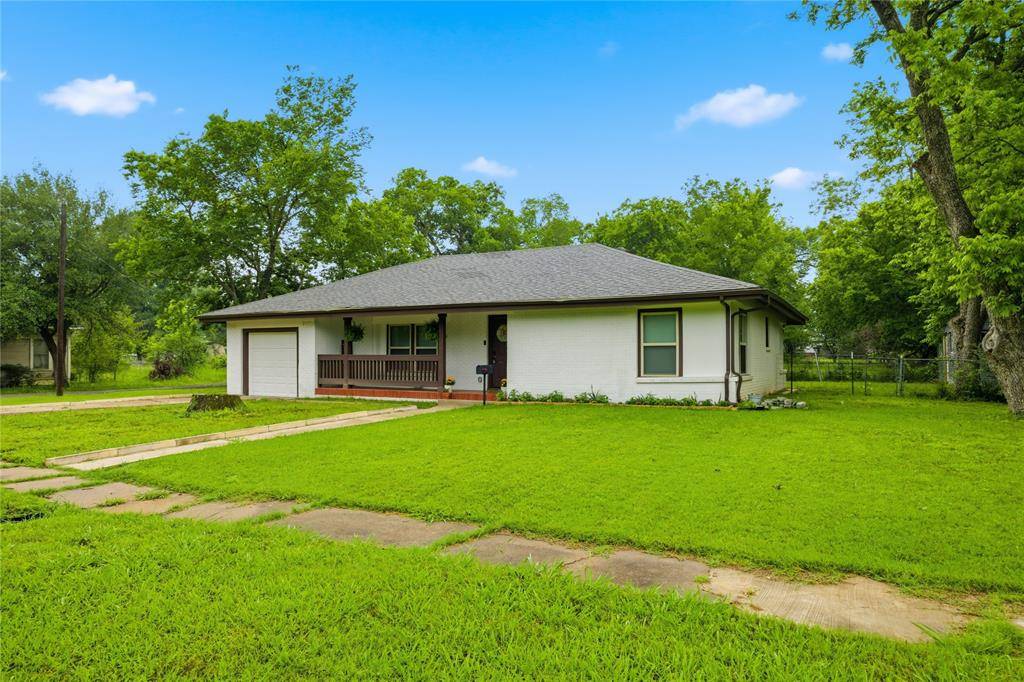 448 W Waco Avenue, Cooper, TX 75432