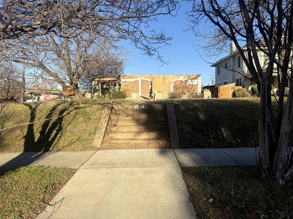 2407 Park Row Avenue, Dallas, TX 75215