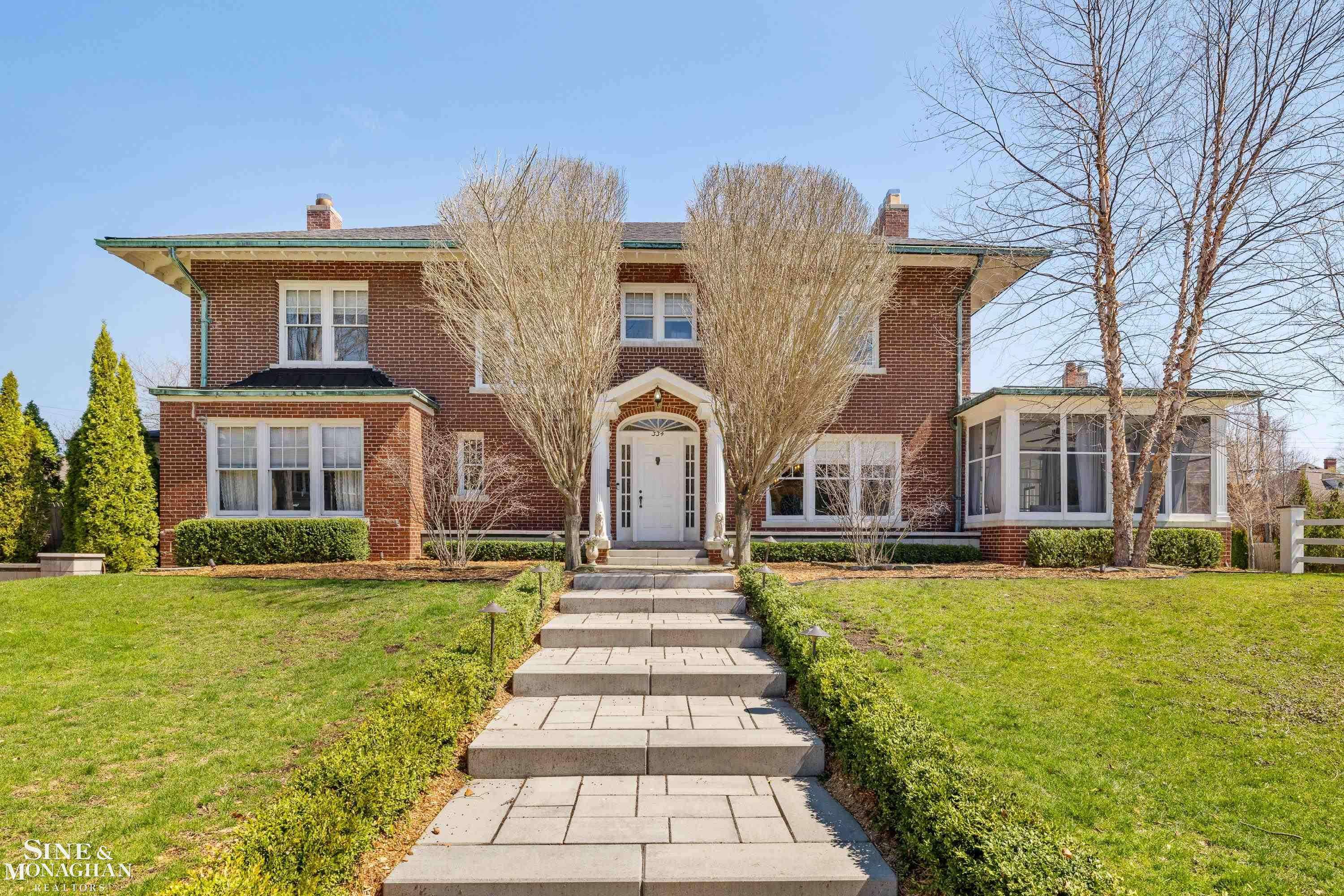 334 University PL, Grosse Pointe, MI 48236
