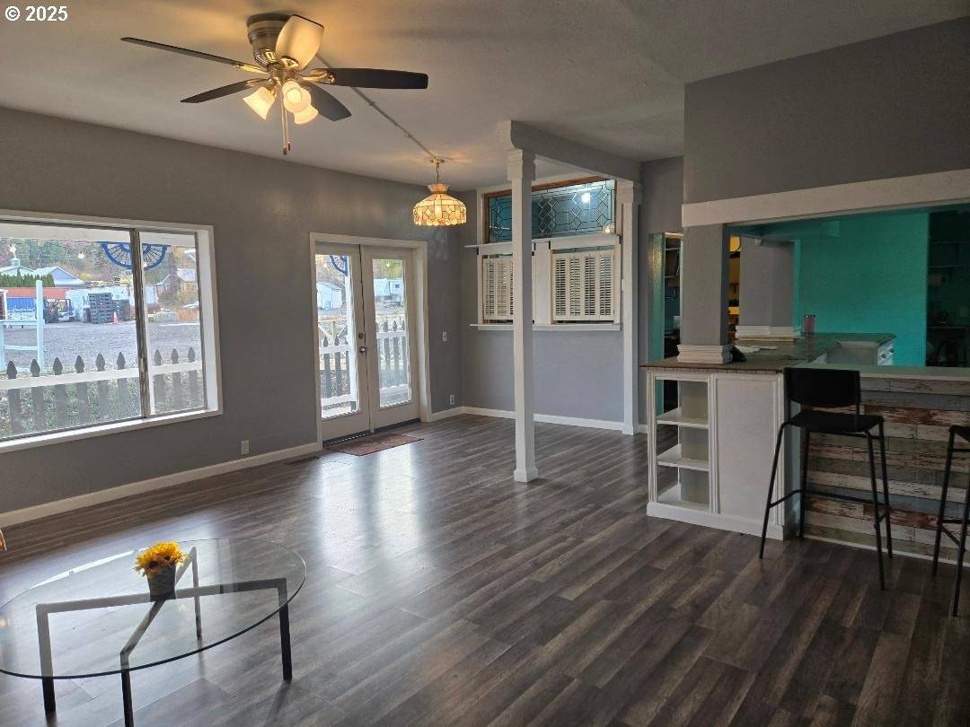 57036 WAMIC MARKET RD, Wamic, OR 97063