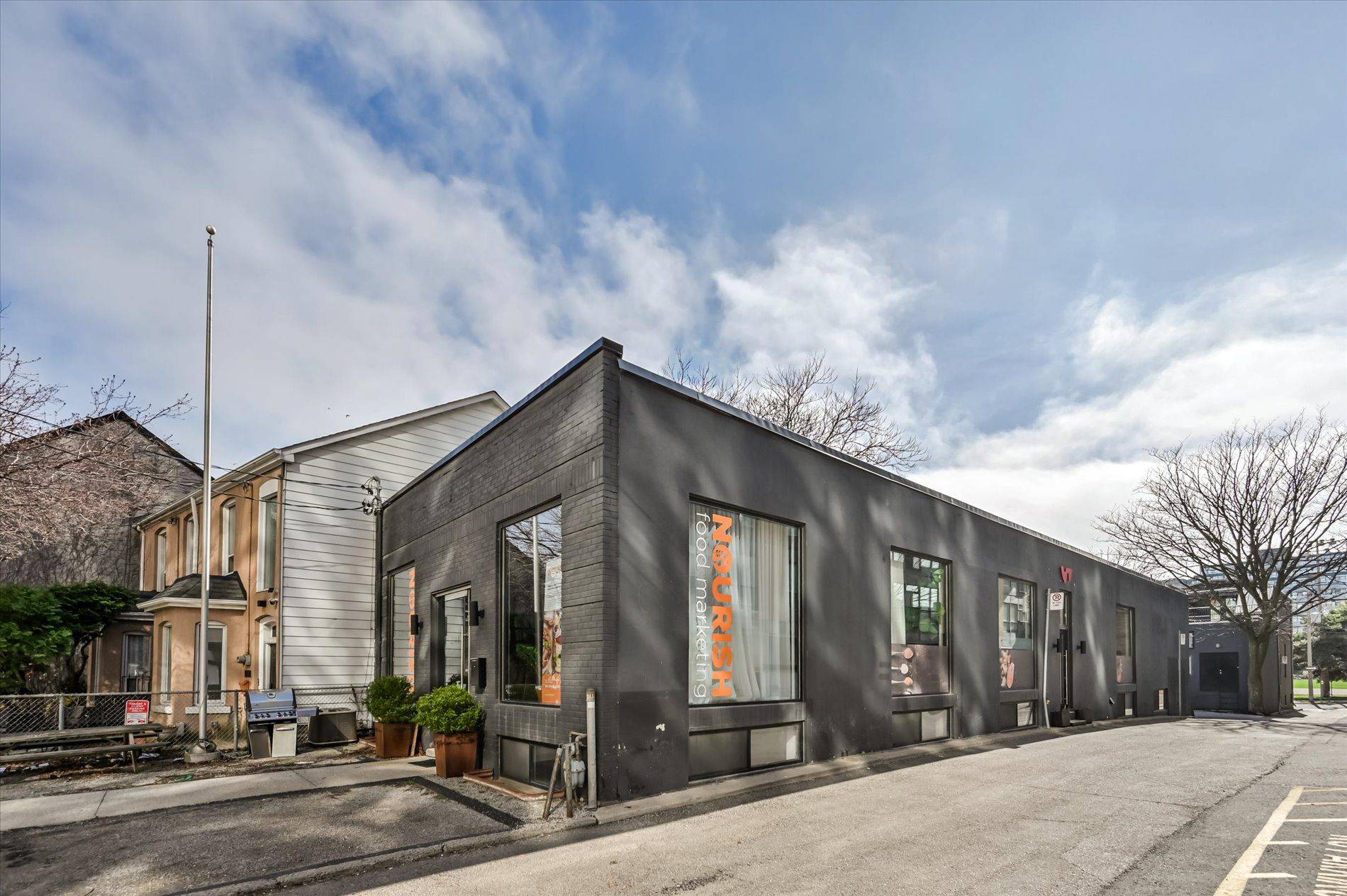 201 Niagara ST, Toronto C01, ON M5V 1C9