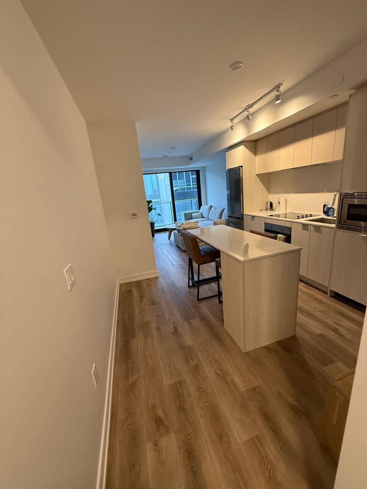 1 Jarvis ST #1412, Hamilton, ON L8R 3J2
