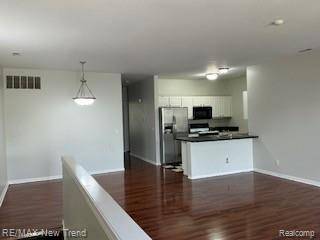 40435 Bay Harbor LN, Canton Charter Township, MI 48188