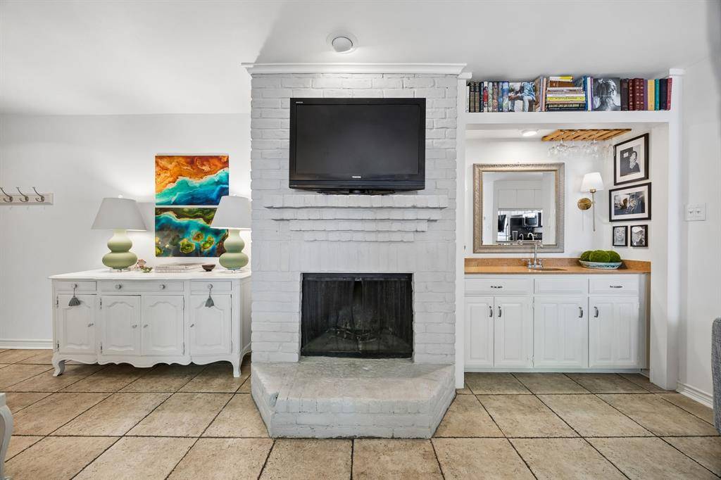 7640 W Greenway Boulevard #6E, Dallas, TX 75209