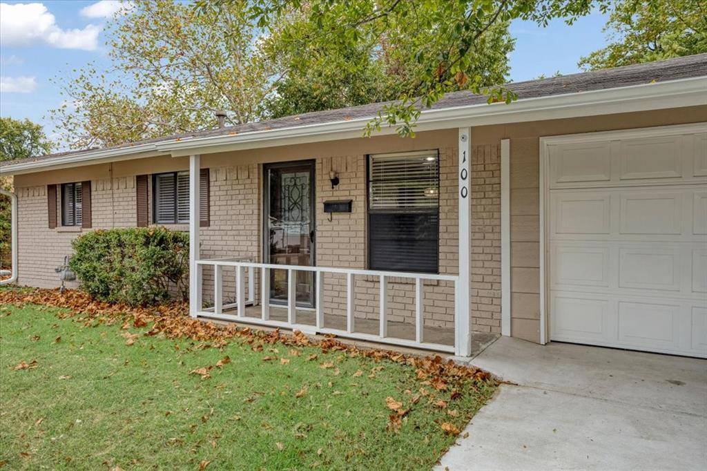 100 E Cunningham Street, Bonham, TX 75418