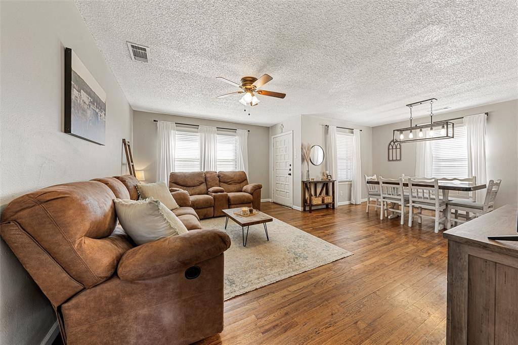 216 Avenue I, Lacy Lakeview, TX 76705