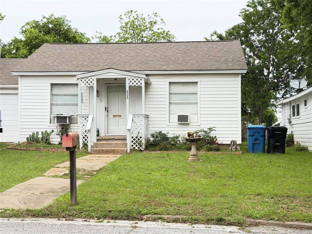 605 E Morton Street, Denison, TX 75021