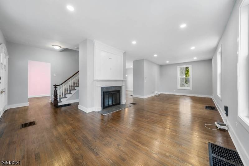 66 Leigh St, Clinton Town, NJ 08809