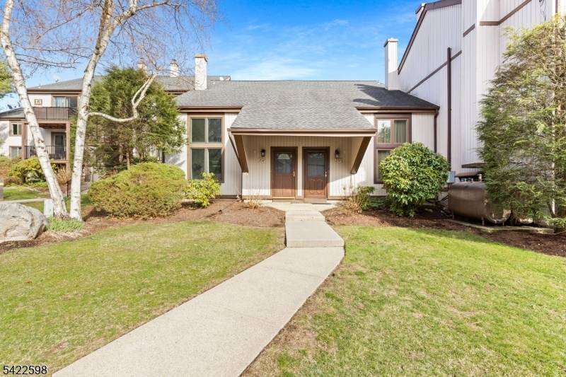13232 Dell Pl, Stanhope Boro, NJ 07874