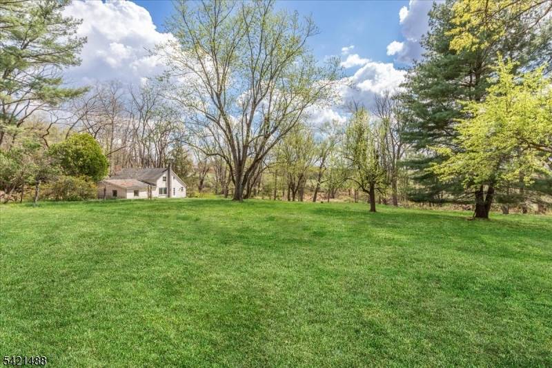 35 Studer Road, Clinton Twp., NJ 08809