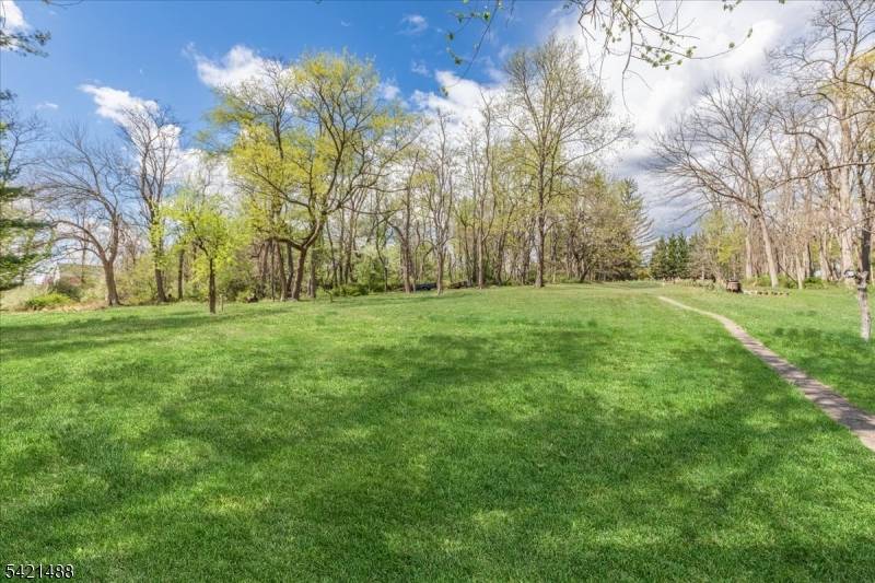 35 Studer Road, Clinton Twp., NJ 08809