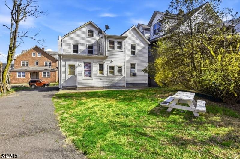 26 Orchard St, Summit City, NJ 07901