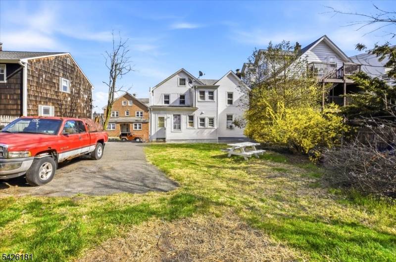 26 Orchard St, Summit City, NJ 07901