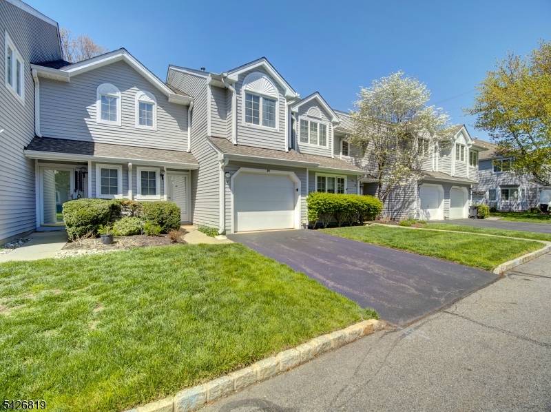 28 Helton Ter, Montville Twp., NJ 07045