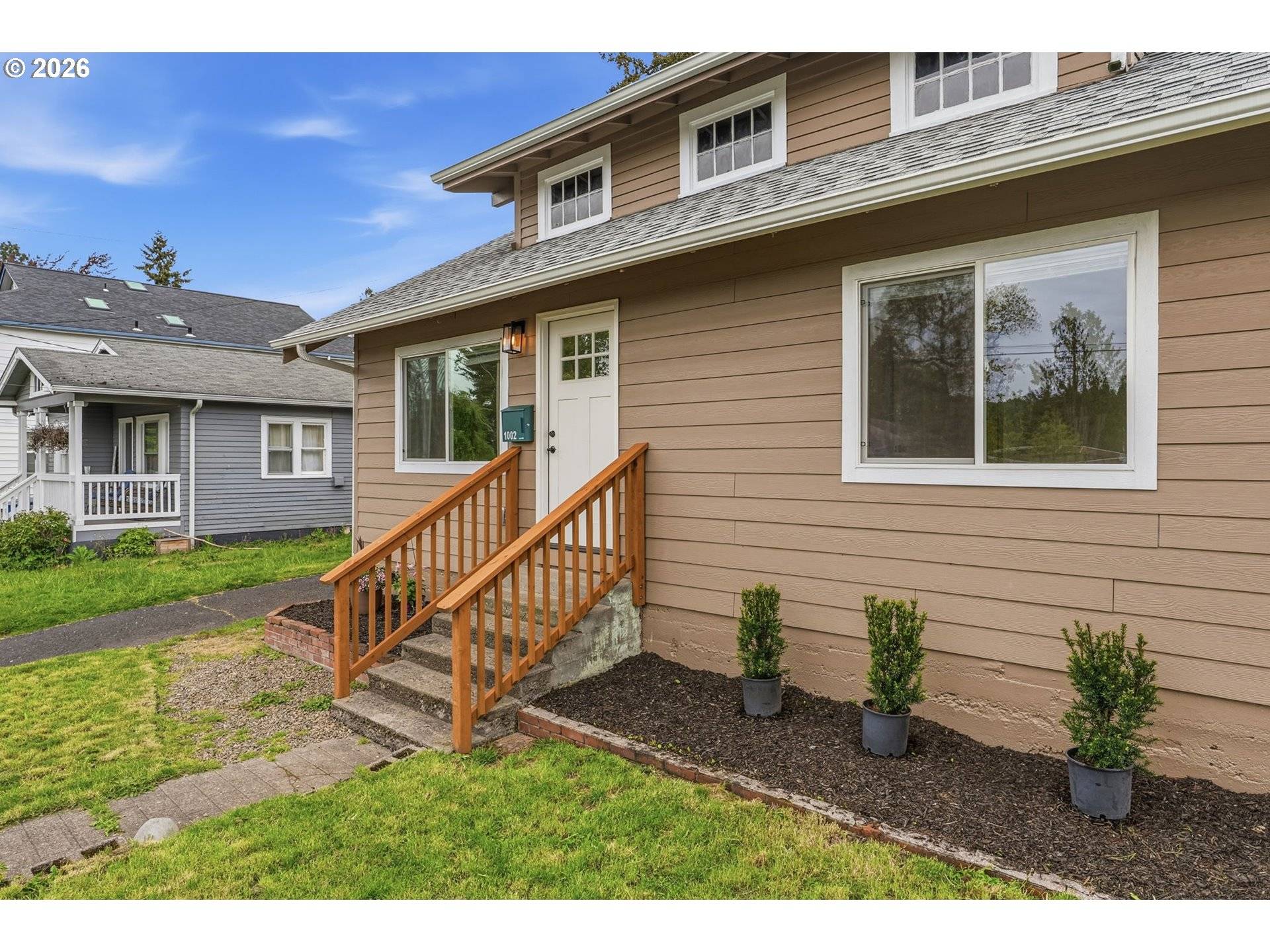 1002 N 6TH AVE, Kelso, WA 98626
