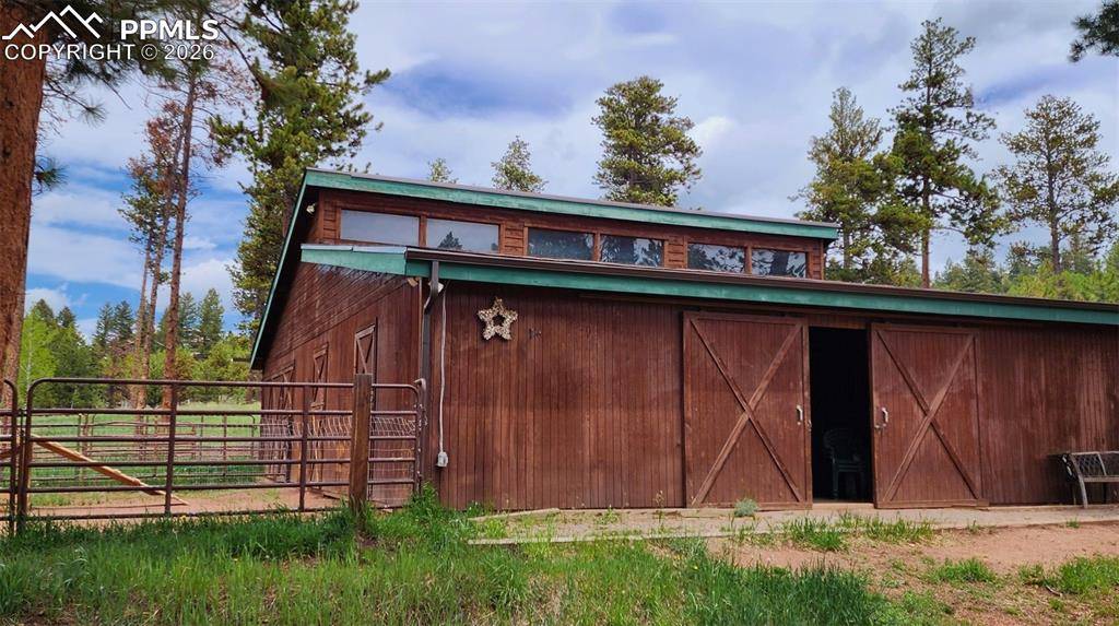 210 Bridlewood LN, Woodland Park, CO 80863