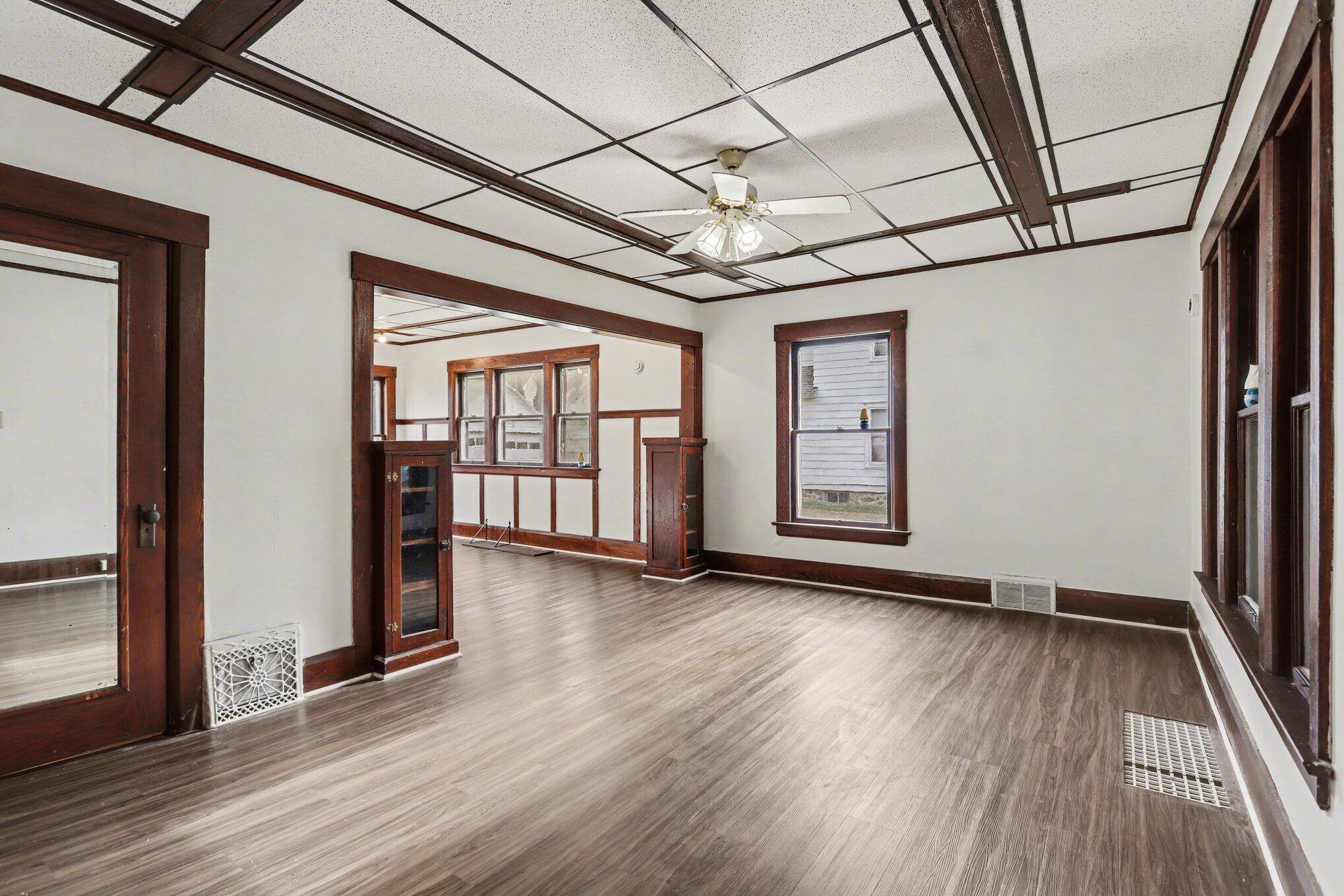 23 E Kingman AVE, Battlecreekcity_calhoun, MI 49014