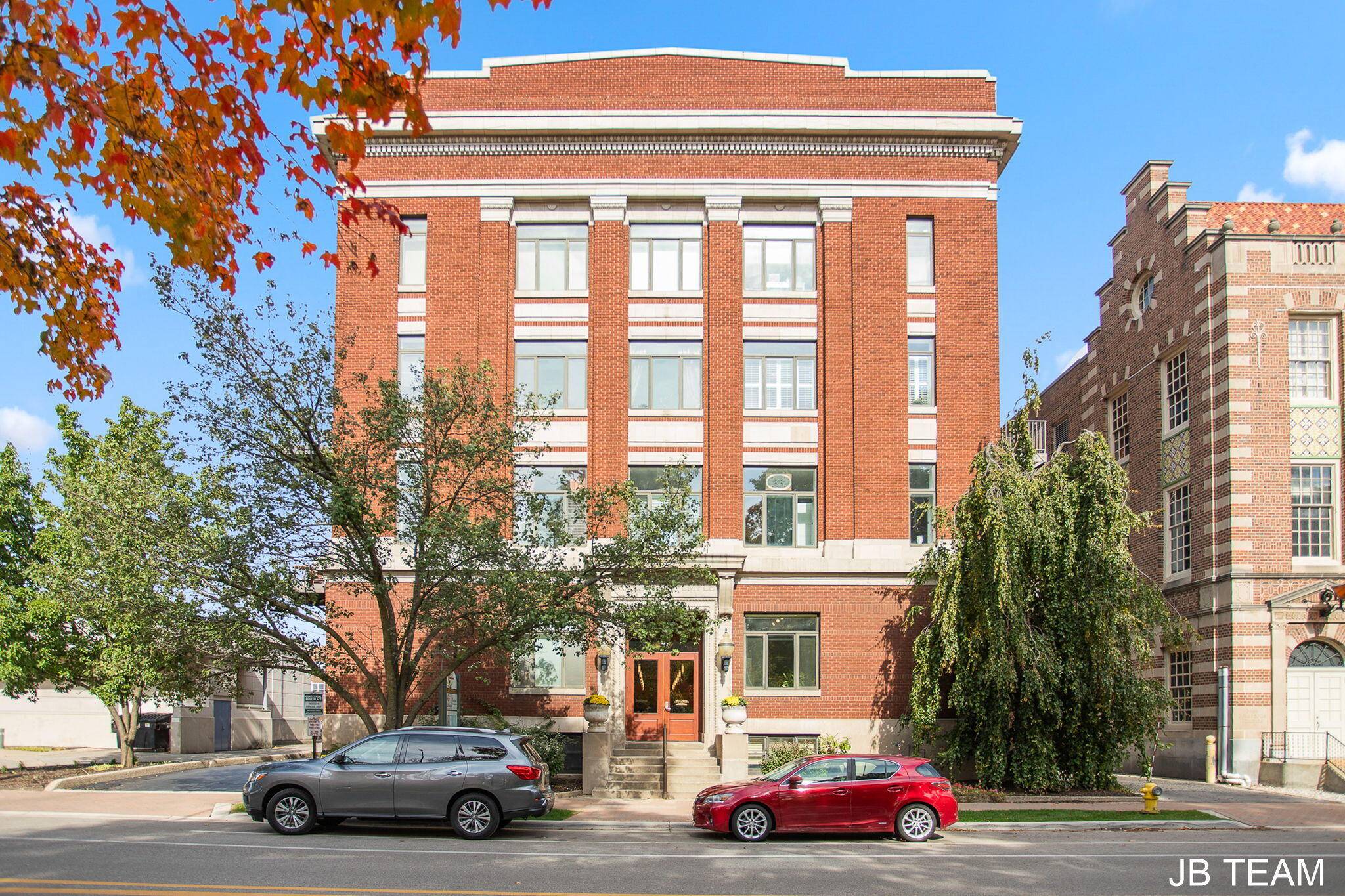 17 W 10th ST #220, Hollandcity_ottawa, MI 49423