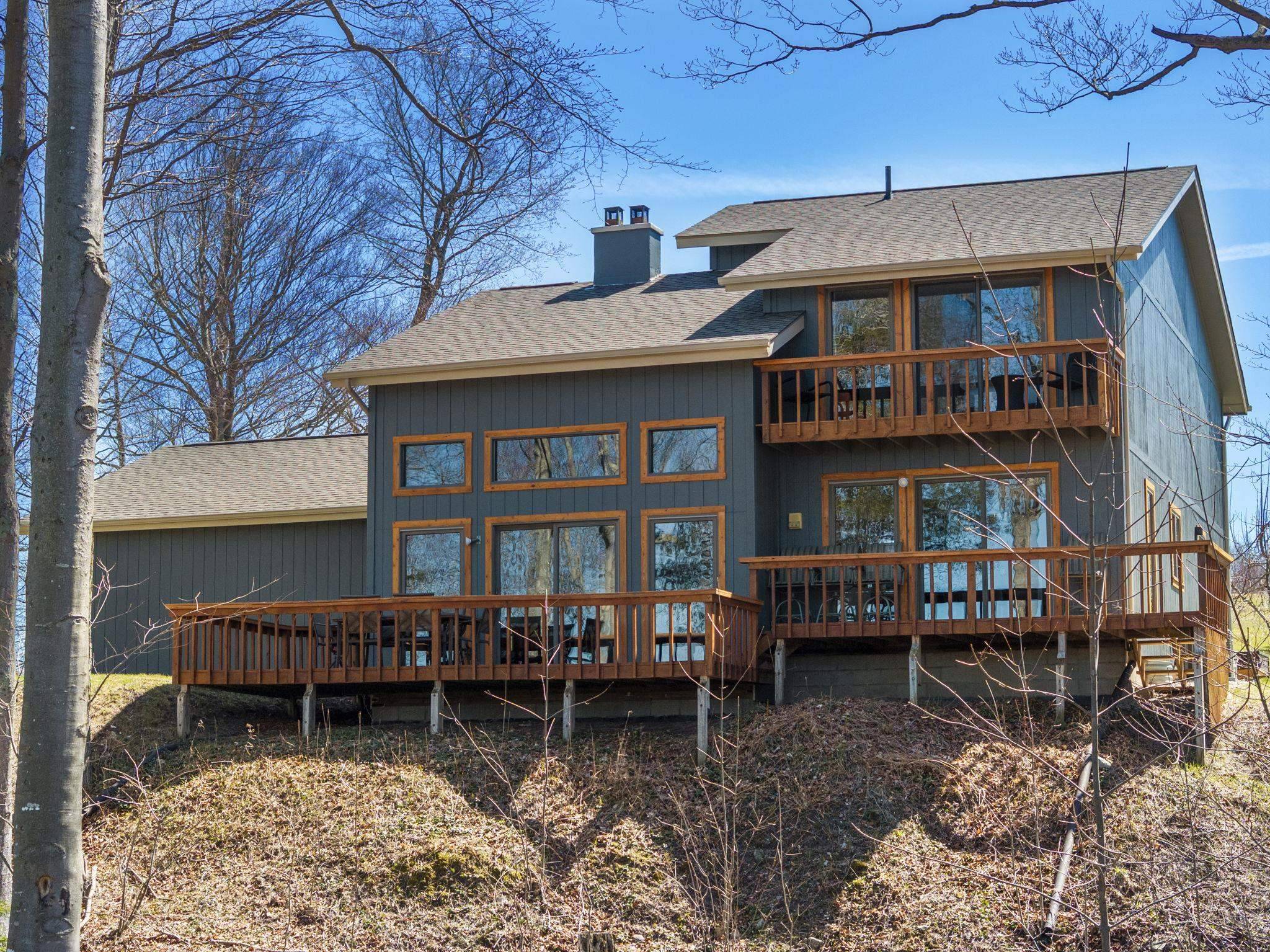 4692 E Duck Lake RD, Lelandtownship_leelanau, MI 49653